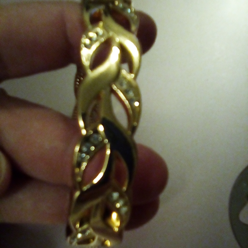 CHOMPER GOLD DIAMOND BRACELET FITS ANY WOMAN